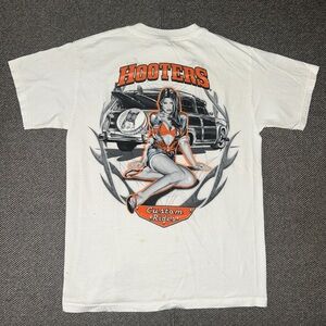 Y2K Hooters Pinup Surf Graphic T-Shirt